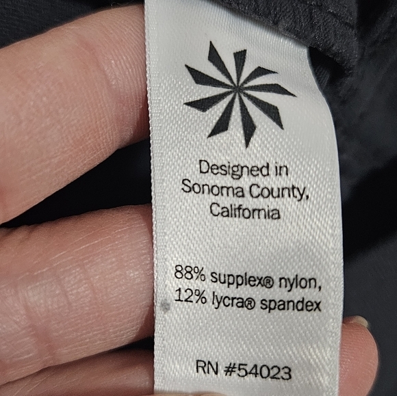 Athleta full length wide leggings with sinched bottoms size medium - Picture 9 of 16